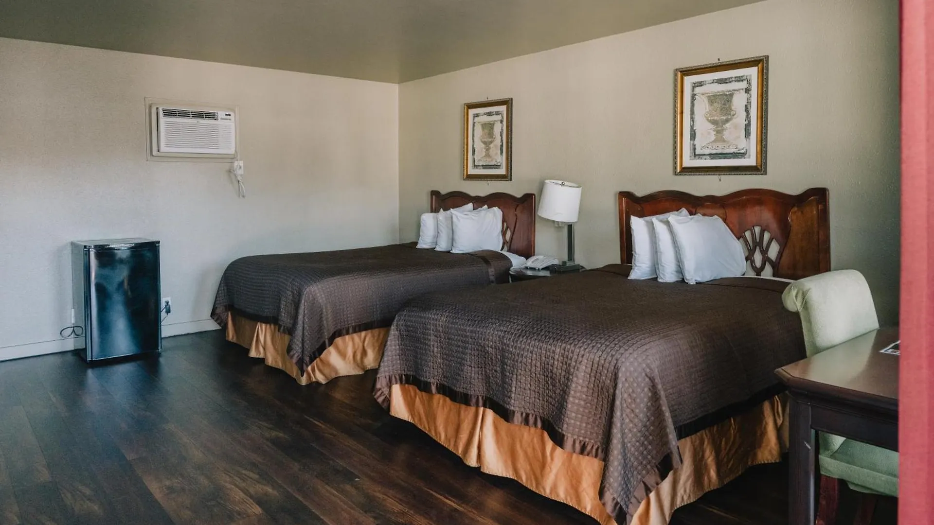 La Hacienda Motel Seattle