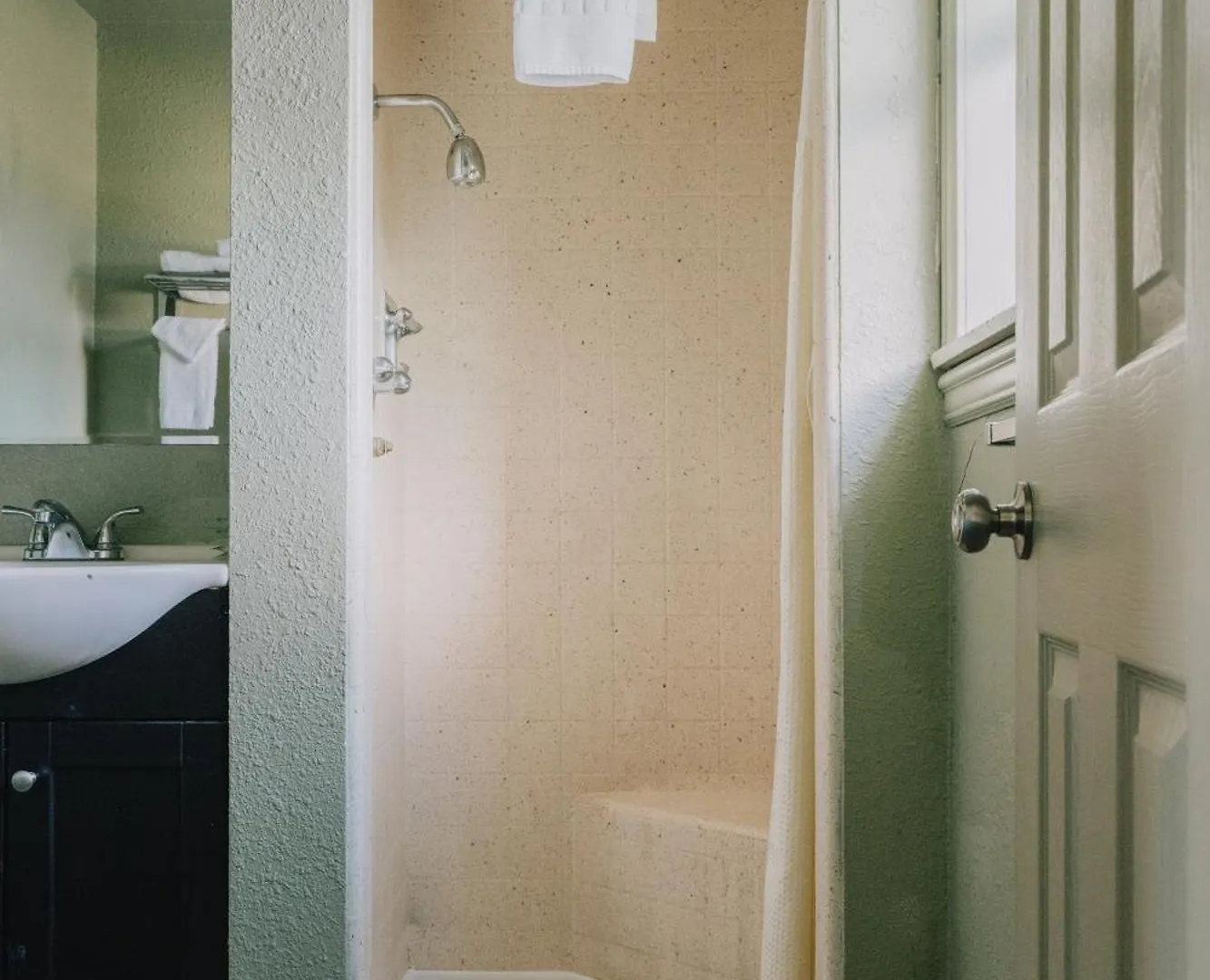 La Hacienda Motel Seattle